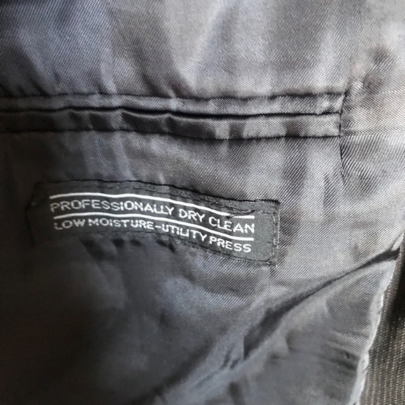 Enrico Gelini 3 Button 42L Full Suit - Picture 5 of 9